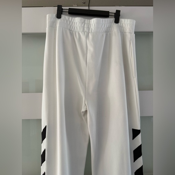 OFF-WHITE Men’s Pants - Picture 5 of 10
